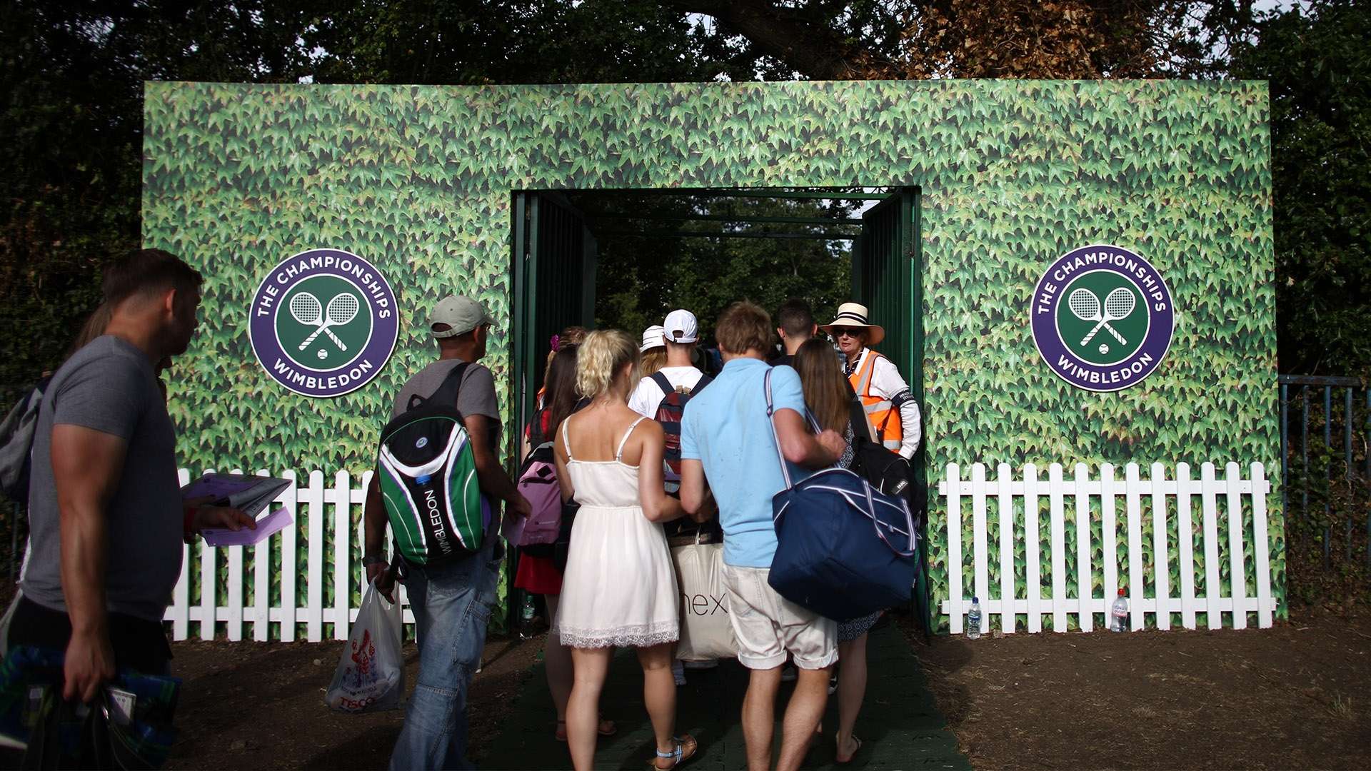 防守顾此失 防守顾此失