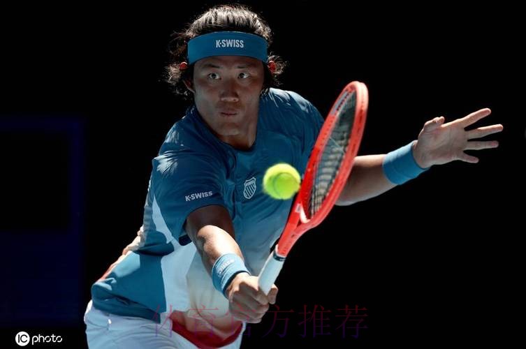 张之臻0-3不敌18号种子塞伦多洛止步澳网首轮